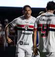 Luciano comemora gol contra o Flamengo  Foto: RODILEI MORAIS / FOTOARENA/ESTADÃO CONTEÚDO