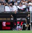Filipe Luis em derrota do Flamengo para o Corinthians  Foto: DIOGO NEVES DE CARVALHO/W9 PRESS/ESTADÃO CONTEÚDO