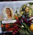 Foto ilustrativa mostra homenagens a Renée Good e Alex Pretti, mortos por agentes federais de imigração (ICE) em Minneapolis, no Minnesota, em 27 de janeiro de 2026.  Foto: AFP - OCTAVIO JONES / RFI