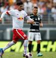 Kevin Lomonaco em ação pelo Independiente, da Argentina –  Foto: Ari Ferreira/Red Bull Bragantino - Legenda: Kevin Lomonaco, zagueiro do Independiente, atuou pelo Bragantino no Brasil / Jogada10