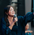 Ex  Foto: Carrossel vira pregadora evangélica para jovens em evento cristão / Reprodução: Instagram / Contigo