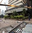 Centro de São Paulo amanhece com resquícios da confusão durante blocos de pré-carnaval que desfilaram no domingo, 8 de fevereiro  Foto: Werther Santana/Estadão / Estadão