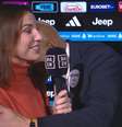 Técnico da Juventus beija ombro de repórter  Foto: Reprodução/DAZN