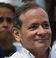O opositor político venezuelano Juan Pablo Guanipa após sua breve libertação da prisão de Helicoide, em Caracas, em 8 de fevereiro de 2026.  Foto: AFP - PEDRO MATTEY / RFI
