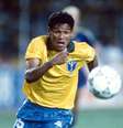 Muller em jogo da Copa do Mundo de 1990  Foto: Mark Leech/Offside via Getty Images