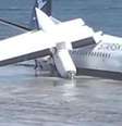 Avião faz pouso de emergência no mar com 55 ocupantes na Somália  Foto: Reprodução/X