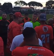 Torcedores do Velo Clube cobram jogadores antes de jogo decisivo  Foto: Reprodução/Redes sociais