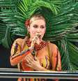 Claudia Leitte puxa trio com temática de feira  Foto: Tomze Fonseca/AgNews