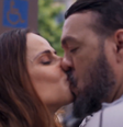Viviane Araújo e Belo se beijam em cena de 'Três Graças'  Foto: Reproduçã/TV Globo