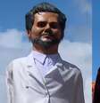 Bonecos gigantes de Wagner Moura e Kleber Mendonça Filho desfilam pelas ruas de Olinda (PE)  Foto: Reprodução/GloboNews