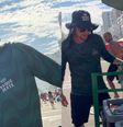 Daniel Erthal trabalha como ambulante no carnaval do Rio de Janeiro  Foto: Reprodução/Instagram