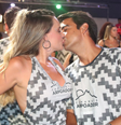Thalita Ribeiro e Patrick de Oliveira trocam beijos na Sapucaí  Foto: Rogério Fidalgo/AgNews