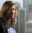 Esposa de Evan Dando disse que marido vocalista “lutou contra o alcoolismo, abuso de drogas prescritas e graves problemas de saúde mental”   Foto: Reprodução/@thelemonheadsofficial 