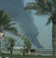 Fumaça sobe após o Irã realizar um ataque com mísseis contra o quartel-general da 5ª Frota da Marinha dos EUA em Manama, em retaliação aos ataques EUA-Israel, no Bahrein, em 28 de fevereiro de 2026.  Foto: Stringer/Anadolu via Getty Images