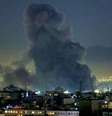 A capital iraniana, Teerã, foi atacada pela segunda vez consecutiva por aviões das forças aéreas israelense e americana. A primeira onda de bombardeios matou o líder supremo do país, o aiatolá Ali Khamenei.  Foto: AFP - ATTA KENARE / RFI