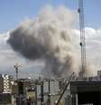 Densas colunas de fumaça se elevam sobre as áreas residenciais da capital iraniana após ataques aéreos em meio aos contínuos ataques dos EUA e de Israel, enquanto múltiplas explosões são ouvidas por toda a cidade de Teerã, Irã, em 1º de março de 2026.  Foto: Fatemeh Bahrami/Anadolu via Getty Images