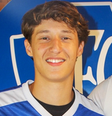 João Bertho, de 19 anos, assinou contrato profissional com o clube de Petrópolis em agosto de 2025  Foto: Reprodução/Facebook/Serrano Football Club
