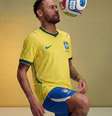 Neymar vestindo o possível uniforme que o Brasil utilizará na Copa do Mundo de 2026  Foto: Reprodução/Footy Headlines / Estadão