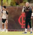 Leonardo Jardim conversou com os jogadores do Flamengo antes da primeira atividade –  Foto: Adriano Fontes/Flamengo / Jogada10