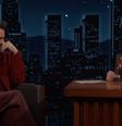 Wagner Moura em entrevista ao apresentador Jimmy Kimmel  Foto: Reprodução/Youtube/Jimmy Kimmel Live!