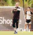 Leonardo Jardim comandou o primeiro treino no Flamengo na última quarta-feira (4), no Ninho do Urubu –  Foto: Adriano Fontes/Flamengo / Jogada10