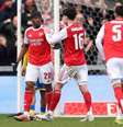 Eze, do Arsenal, marca o segundo gol contra o Mansfield –  Foto: Julian Finney/Getty Images / Jogada10
