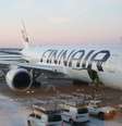 Imagem de ilustração. Um avião da Finnair na pista do aeroporto de Helsinque-Vantaa, Vantaa, na Finlândia. A companhia aérea alertou que até mesmo a disponibilidade de combustível poderia ser comprometida caso o conflito no Oriente Médio persista.  Foto: REUTERS - Tom Little / RFI