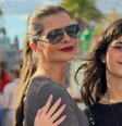 Gêmeas de Luciano Camargo surgem em foto ao lado da mãe e surpreendem web pela semelhança: ‘Cópia’  Foto: Reprodução/Instagram