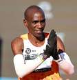 Eliud Kipchoge fará parada no Brasil durante turnê de maratonas pelos sete continentes  Foto: Jeremy Ng/Getty Images for Adidas