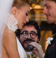 O padre Fábio de Melo casou a influenciadora Esther Marques, da família Cimed, e o investidor Adolpho Mello  Foto: Reprodução