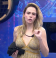 Ana Paula Renault se recusa a usar vestido que recebeu da produção para festa  Foto: Reprodução/Globo