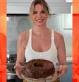 Luciana Gimenez com o bolo preparado: vídeos de humor podem atrair audiência e patrocinadores  Foto: Reprodução/@lucianagimenez