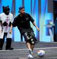 Neymar converte pênalti do presidente na Kings League –  Foto: Divulgação / Kings League Brasil / Jogada10