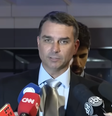 Flávio Bolsonaro diz que foi recebido por Moraes para pedir domiciliar ao pai  Foto: Reprodução/CNN Brasil