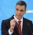 O primeiro-ministro espanhol, Pedro Sánchez, anunciou nesta sexta-feira um conjunto de 80 medidas, com orçamento de € 5 bilhões, para enfrentar os efeitos da guerra no Oriente Médio.  Foto: © AFP - THOMAS COEX / RFI
