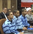 Da esquerda para a direita: Saleh Mohammadi, Mehdi Ghasemi e Saeed Davodi em foto tirada durante julgamento e divulgada pela mídia estatal  Foto: Reprodução