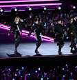 A boy band de K-pop BTS se apresenta no palco durante um show de retorno na Praça Gwanghwamun em 21 de março de 2026 em Seul, Coreia do Sul.  Foto: via REUTERS - Kim Min-Hee / RFI