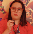 Vanessa Chiaramonte trabalha como atendente de uma rede de fast food  Foto: Divulgação