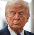 Close-up do rosto de Donald Trump, olhando para o lado.  Foto: Getty Images / BBC News Brasil
