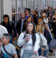 Passageiros têm formado filas enormes para seguir os procedimentos de segurança em vários aeroportos dos EUA  Foto: EPA / BBC News Brasil