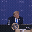 Trump fechava os olhos por 10 a 15 segundos ininterruptos  Foto: 