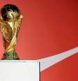 O troféu da Copa do Mundo da FIFA de 2026 é exibido durante uma cerimônia em Bogotá, Colômbia, em 15 de fevereiro de 2026. REUTERS/Luisa Gonzalez  Foto: © Luisa Gonzalez / Reuters / RFI