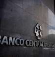 Logotipo do Banco Central na sede da instituição em Brasília
17/12/2024
REUTERS/Adriano Machado  Foto: Reuters