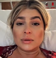"Isso aqui é a maternidade real", escreveu Claudia ao compartilhar detalhes sobre o que aconteceu  Foto: Reprodução/Instagram/@claudiamelooficial