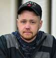 Nathan Newby passou duas horas convencendo Mohammad Farooq a abandonar seu plano de ataque a bomba em um hospital de Leeds, na Inglaterra  Foto: Bruce Rollinson/PA / BBC News Brasil
