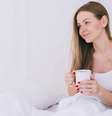 Leite antes de dormir ajuda ou atrapalha? Nutricionista responde  Foto: Freepik