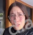 Carla Gutierrez, que se apresentou como melhor amiga de Noelia, tentou visitá-la no hospital antes da eutanásia  Foto: Reprodução/OkDiario
