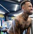 Neymar assistiu ao jogo entre Brasil e França ao lado de amigos –  Foto: Reprodução / Jogada10