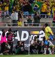 Igor Thiago marcou pela primeira vez com a Seleção  Foto: Rich Storry / Getty Images