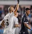 Thaciano marcou o primeiro gol da vitória do Santos –  Foto: Raul Baretta/ Santos FC. / Jogada10